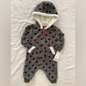 Carter’s baby zip outfit with hood 6m